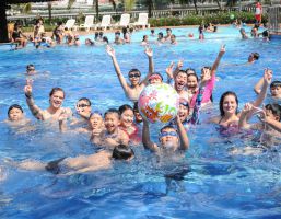 BẢO VỆ SỨC KHỎE TRẺ TRONG MÙA NÓNG